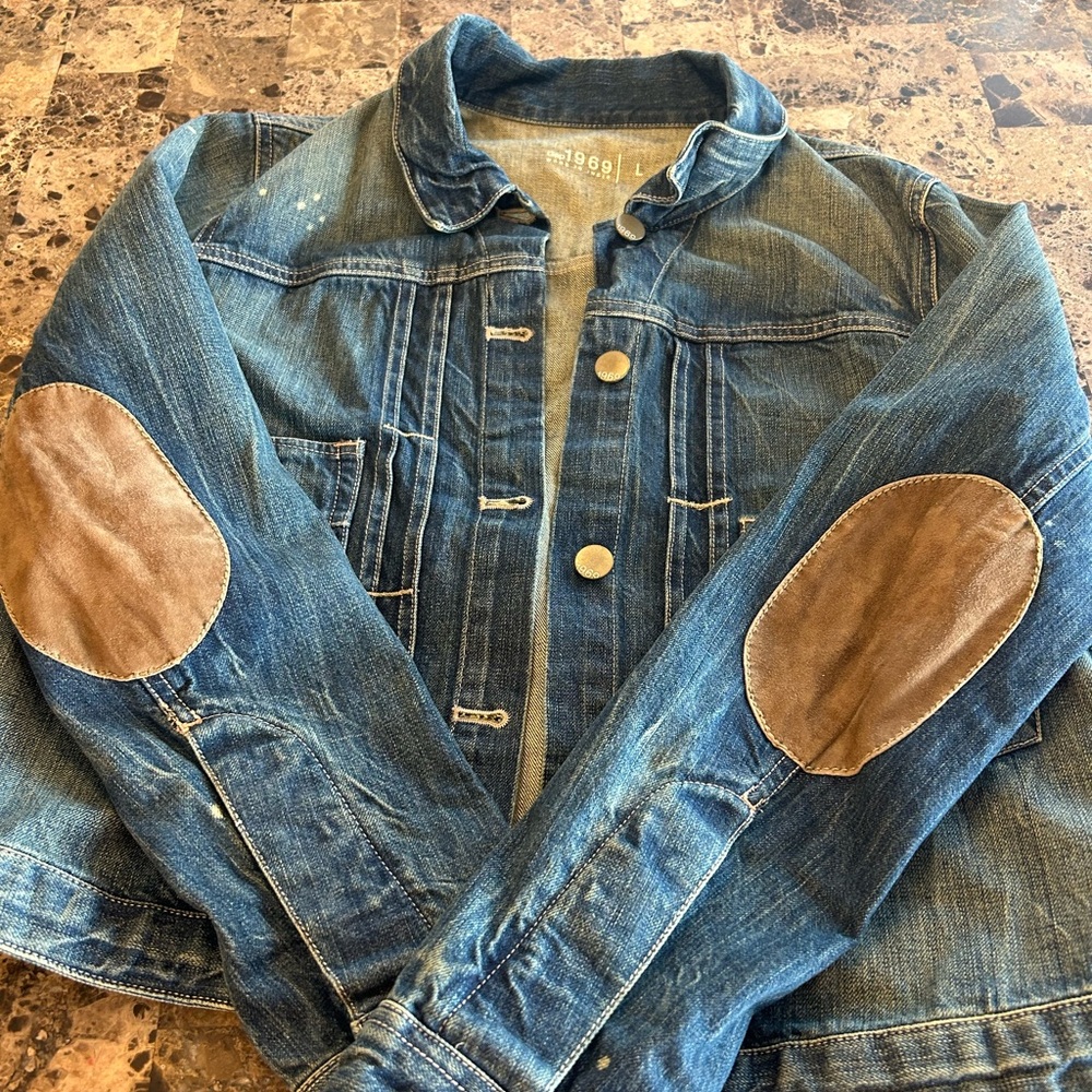 Gap 1969 distressed denim jacket with faux suede elbow patches - size L